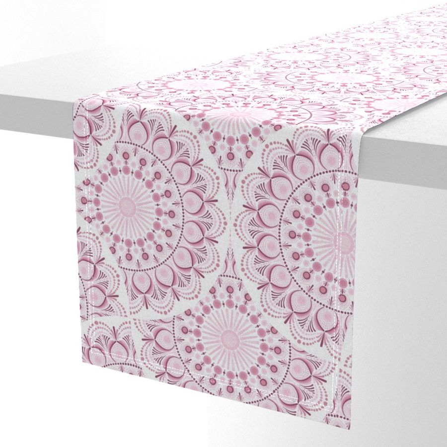 HOME_GOOD_TABLE_RUNNER