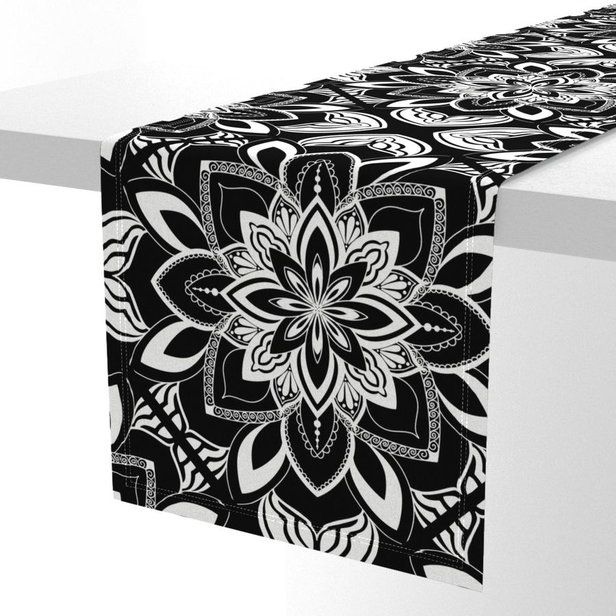 HOME_GOOD_TABLE_RUNNER