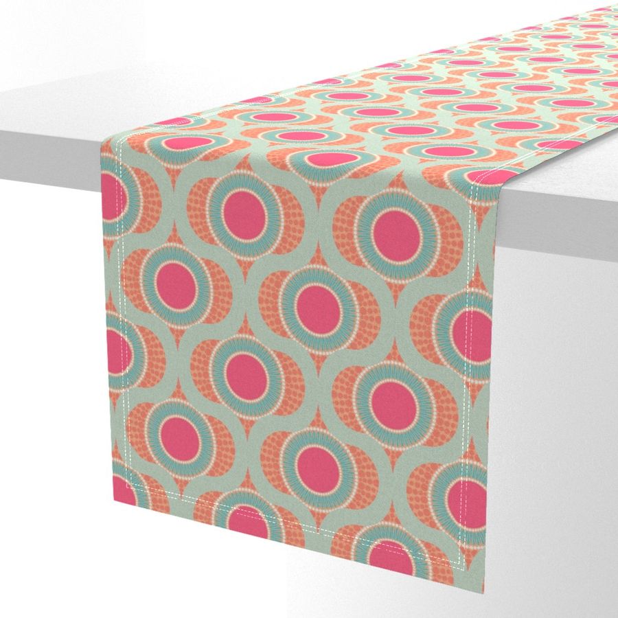 HOME_GOOD_TABLE_RUNNER