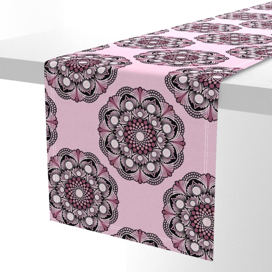 HOME_GOOD_TABLE_RUNNER