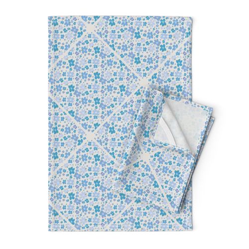 12” Retro Florals Berry Blues Diamond Tile - Medium
