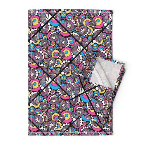 12” 80s Aerobics Rainbow Daisy Doodle Diamond Tile - Medium