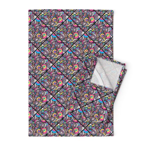 6” 80s Aerobics Rainbow Daisy Doodle Diamond Tile - Small
