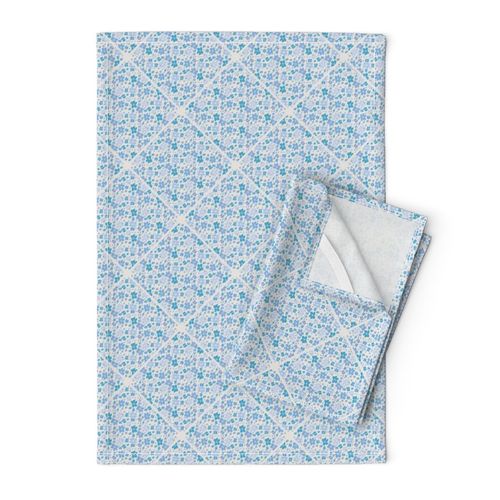 6” Retro Florals Berry Blues Diamond Tile - Small