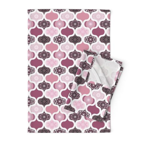 Small Dusky Rose Dot Mandalas Ogee Patchwork Cheater Quilt