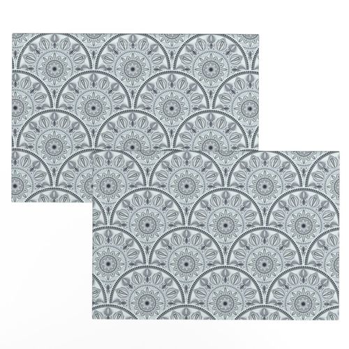 Small Floral Harmony Silver Smoke Mandala Art Deco Scallops