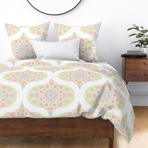 Large Pastel Rainbow Rosette Serenity Mid Mod Ogee Mandala