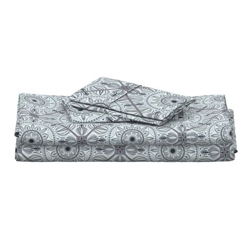 Medium Floral Harmony Silver Smoke Mandala Diamond Tile