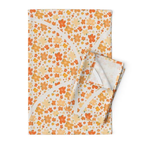 24” Retro Florals Fall Oranges Art Deco Scallop - Large