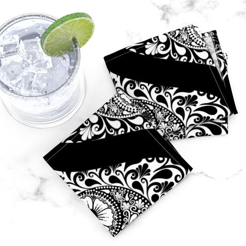 Medium Black & White Paisley Floral Yin Yang Mid Century Modern Ogee Damask